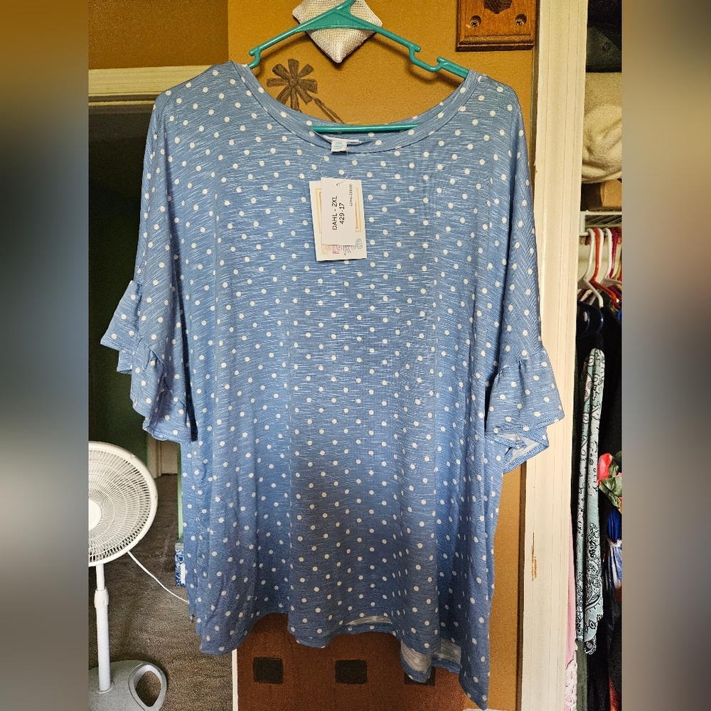 New lularoe top